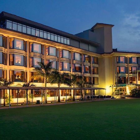 Hotel Mountview Chandigarh Bagian luar foto