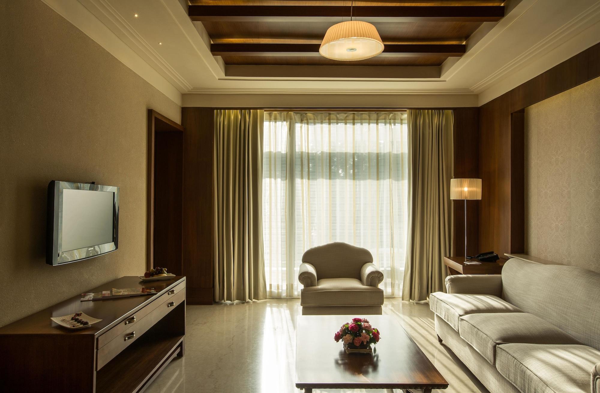Hotel Mountview Chandigarh Bagian luar foto