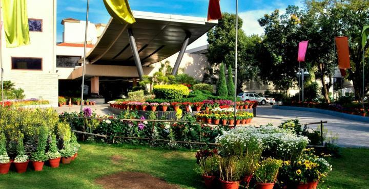 Hotel Mountview Chandigarh Bagian luar foto