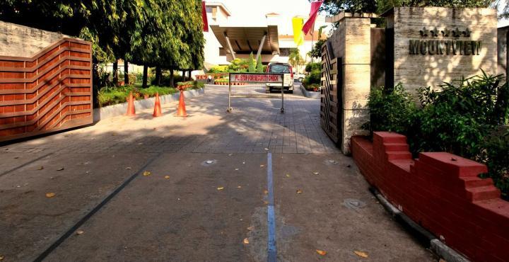 Hotel Mountview Chandigarh Bagian luar foto