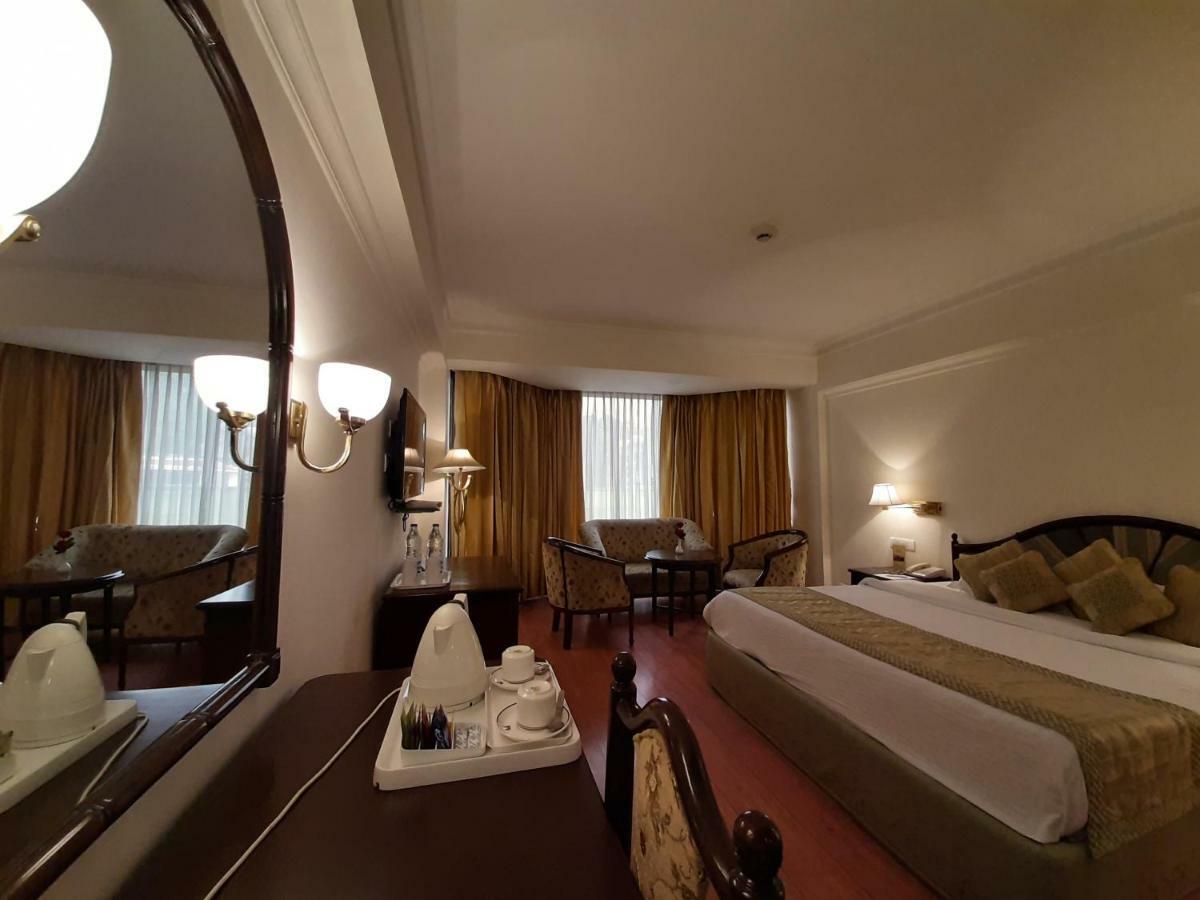 Hotel Mountview Chandigarh Bagian luar foto
