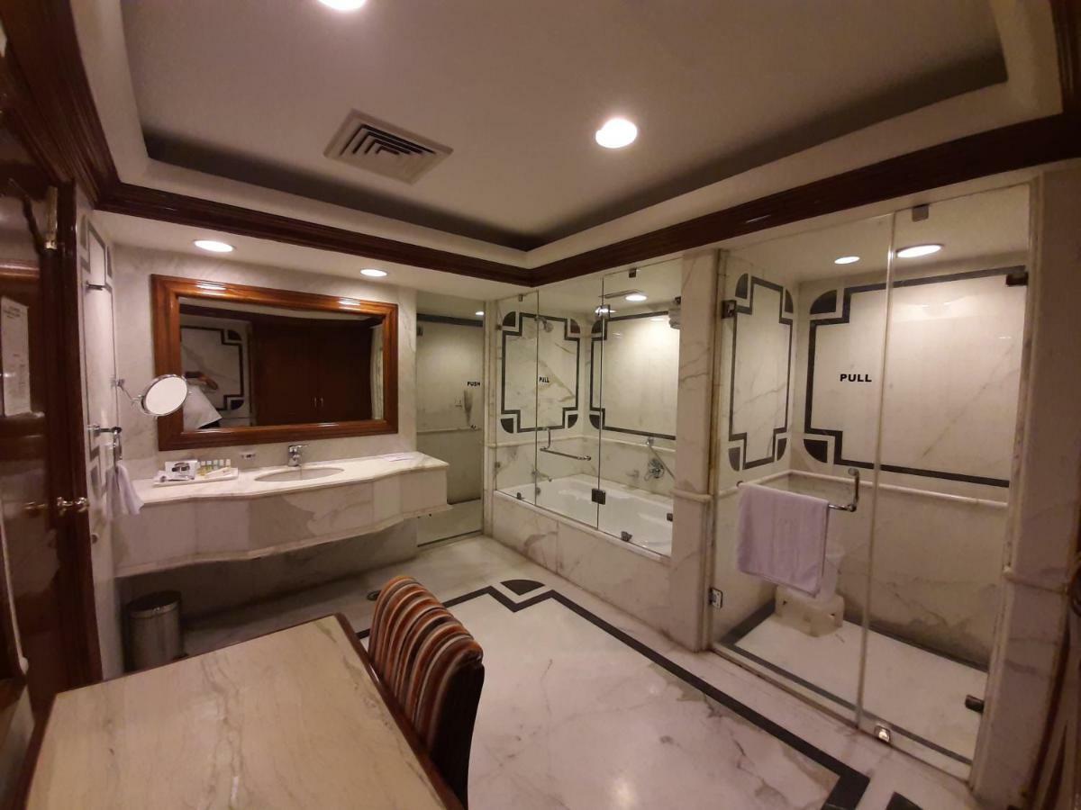 Hotel Mountview Chandigarh Bagian luar foto