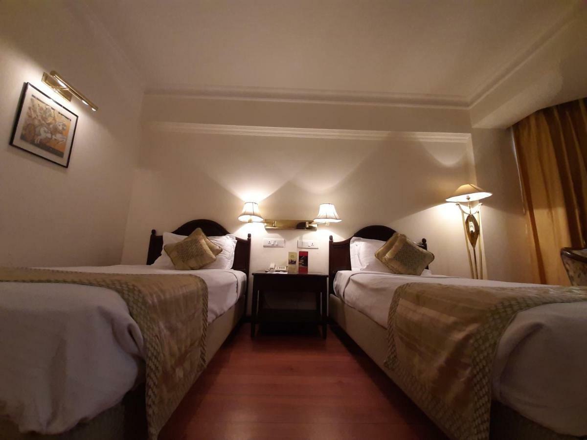 Hotel Mountview Chandigarh Bagian luar foto