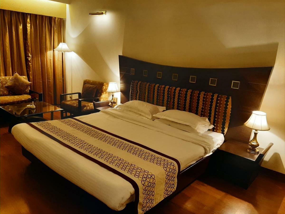 Hotel Mountview Chandigarh Bagian luar foto
